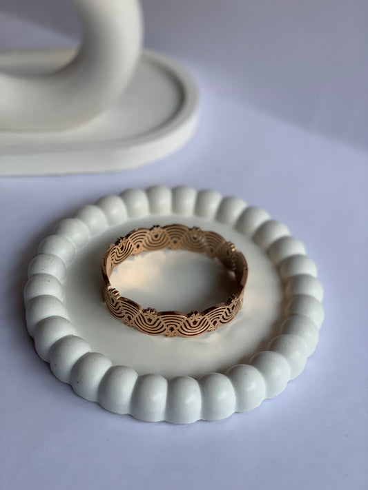 Anti tarnish zigzag bangle