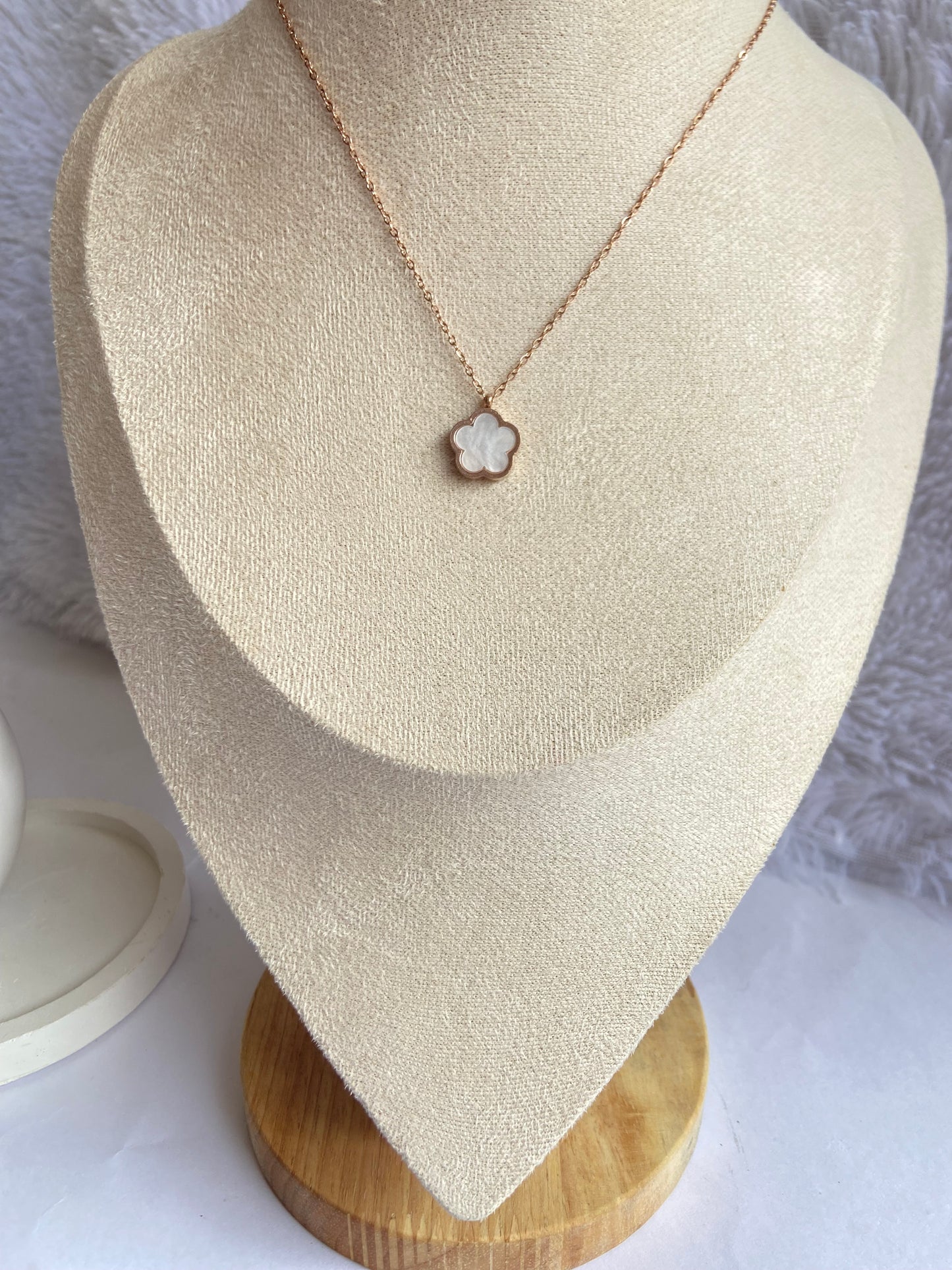 Anti tarnish double sided flower chain