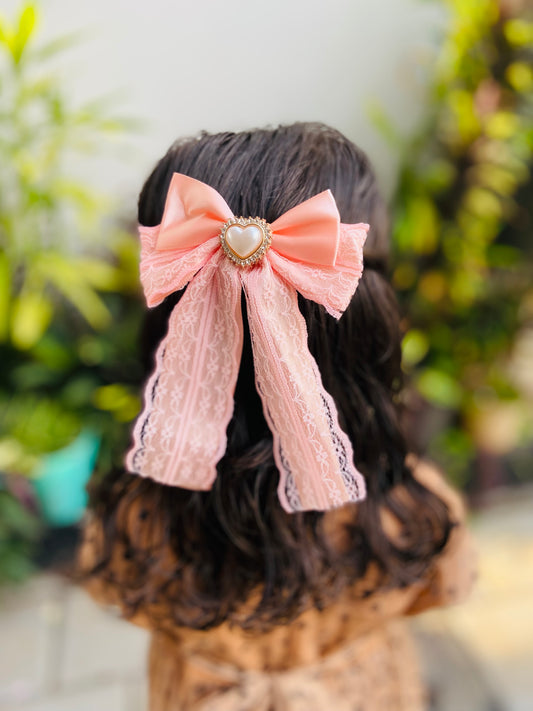 Kids down tail bow clip