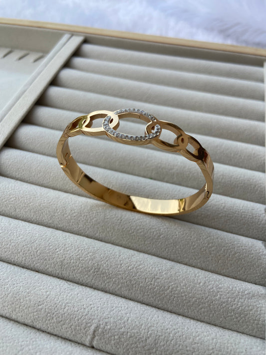 Anti tarnish wrist stone bangle