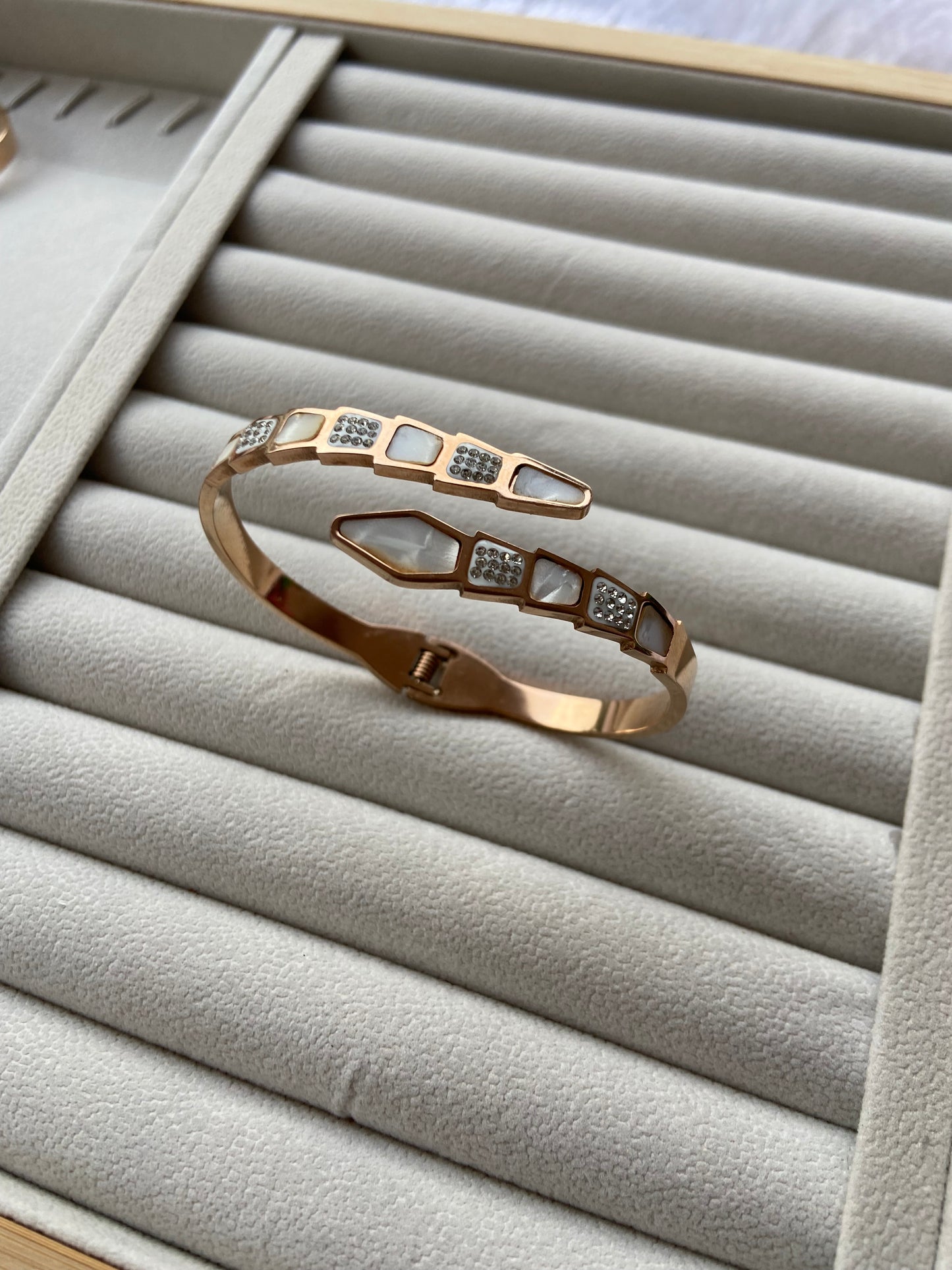 Anti tarnish white stone bangle
