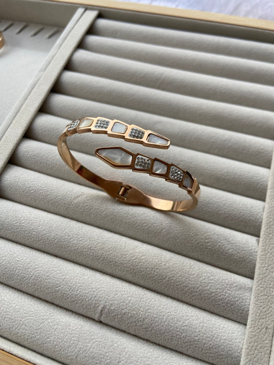 Anti tarnish white stone bangle