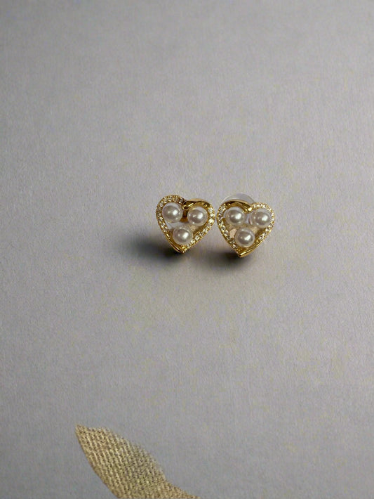 Anti tarnish pearl stud earring