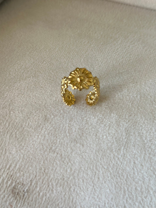 Anti tarnish flower ring