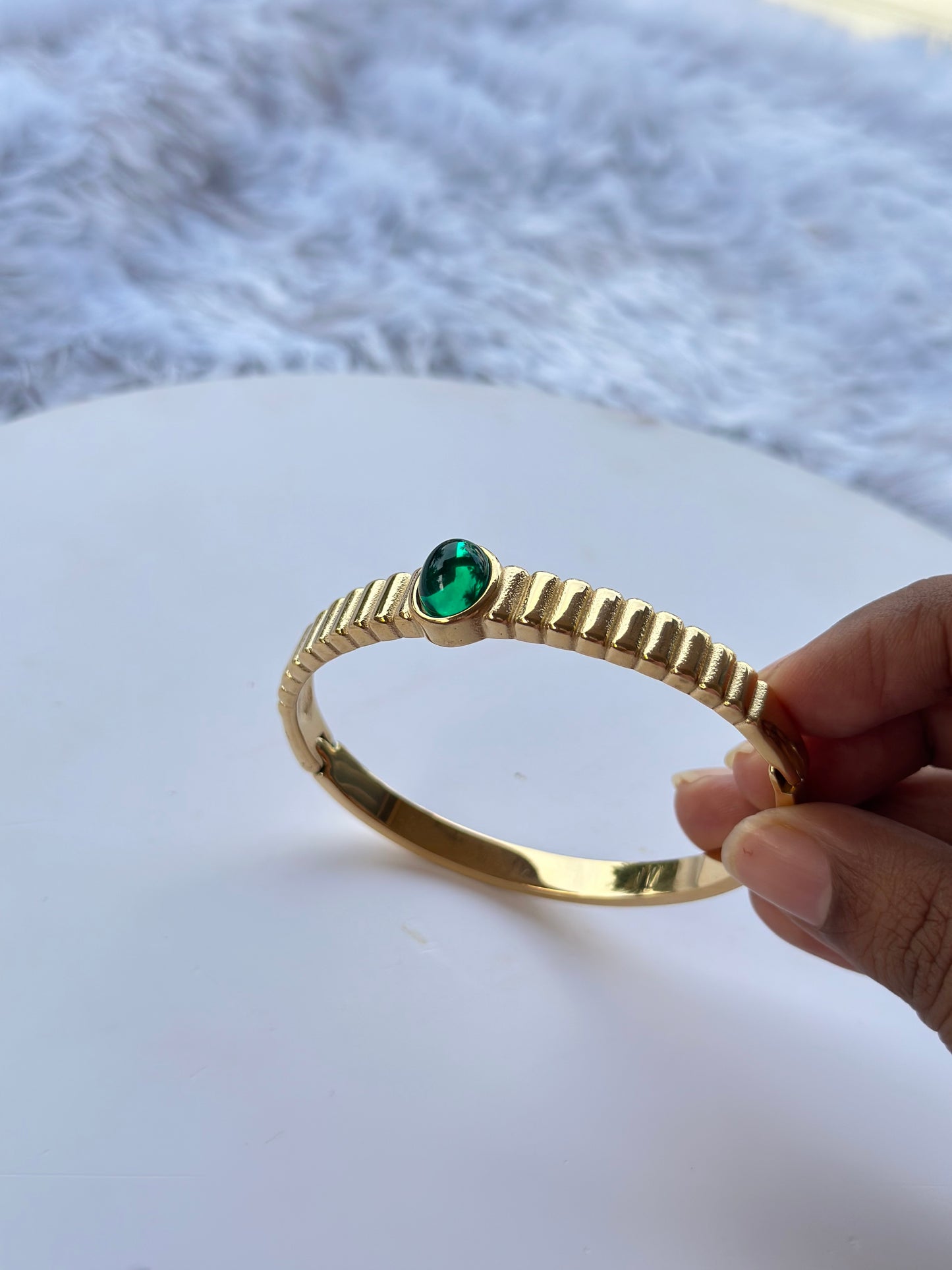 Anti tarnish green stone bangle