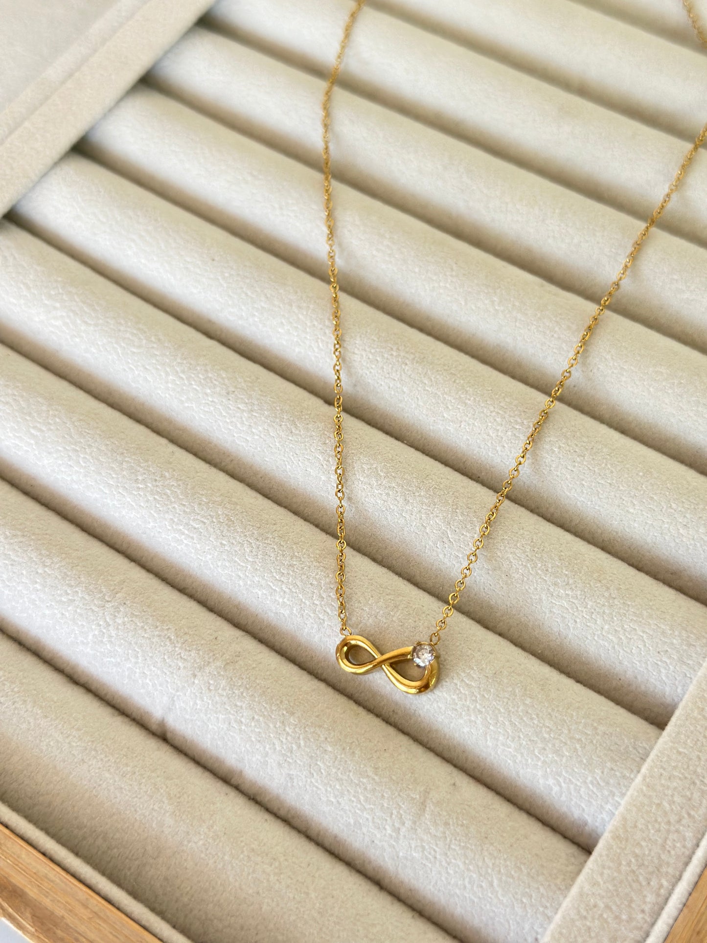 Anti tarnish infinity necklace