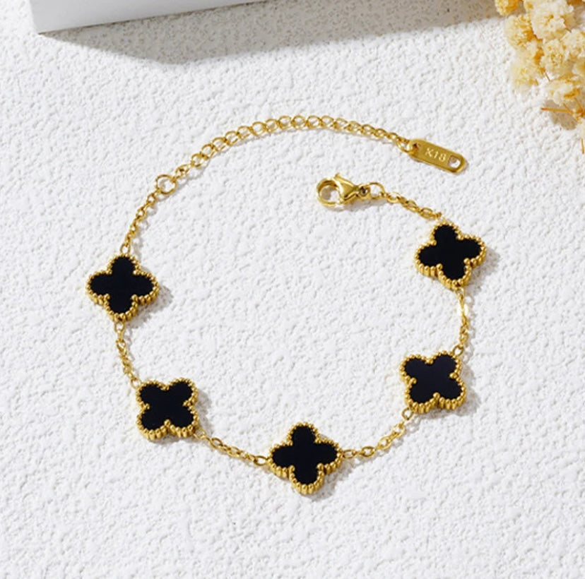 Anti tarnish clover black stone bracelet