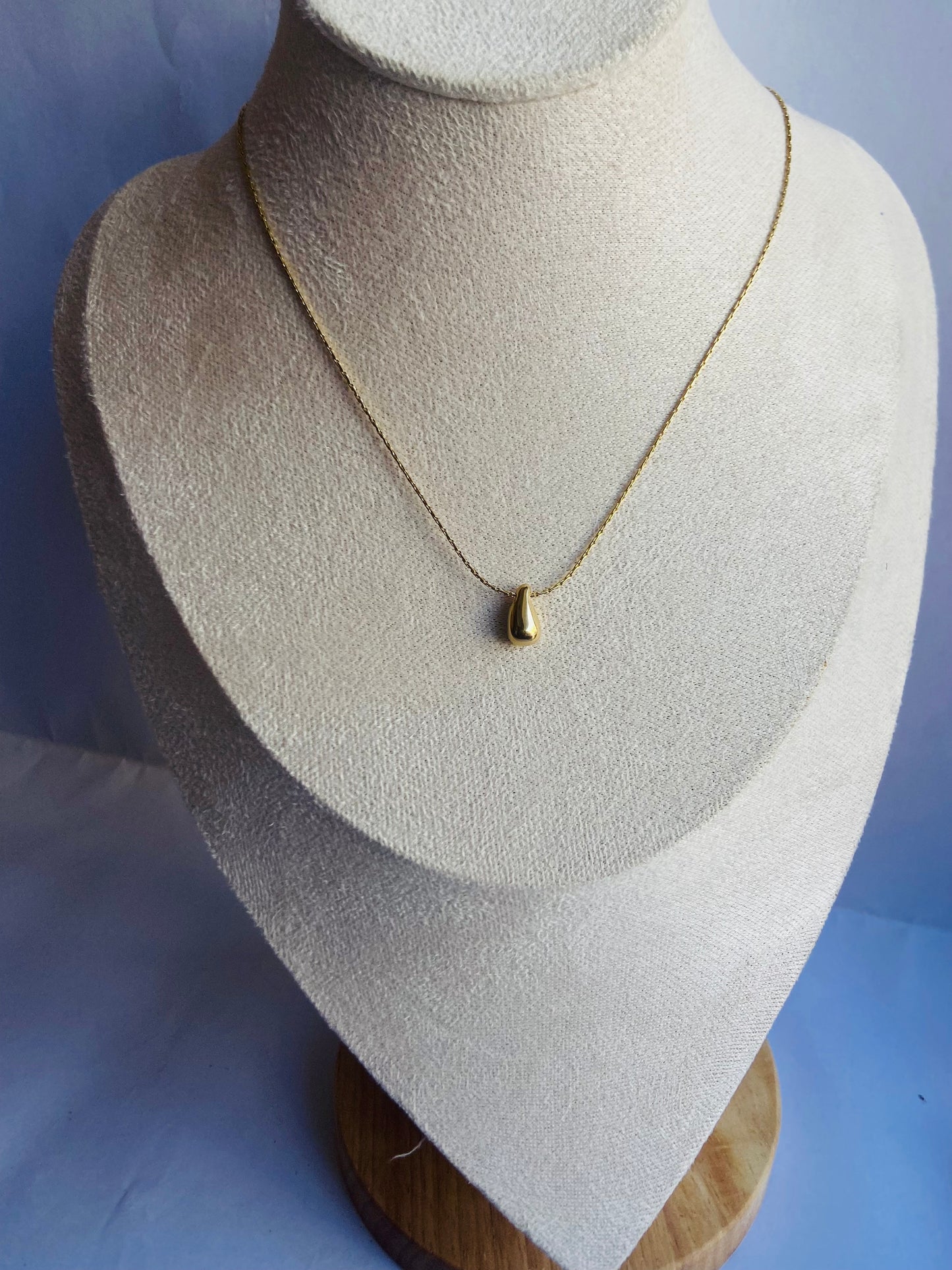 Anti tarnish drop pendant necklace