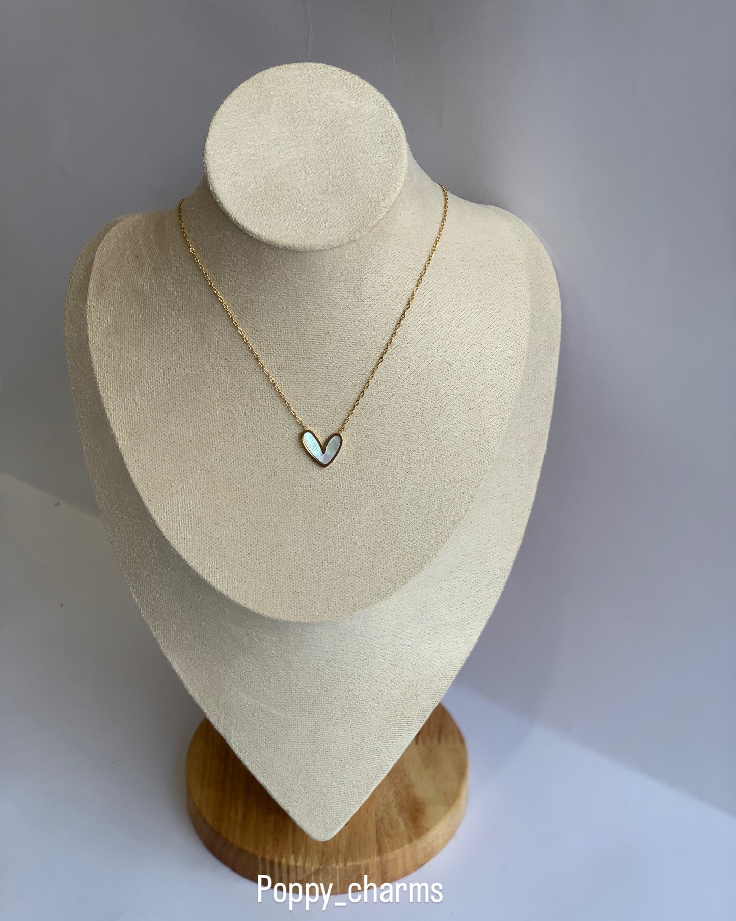 Anti Tarnish White heart pendant necklace