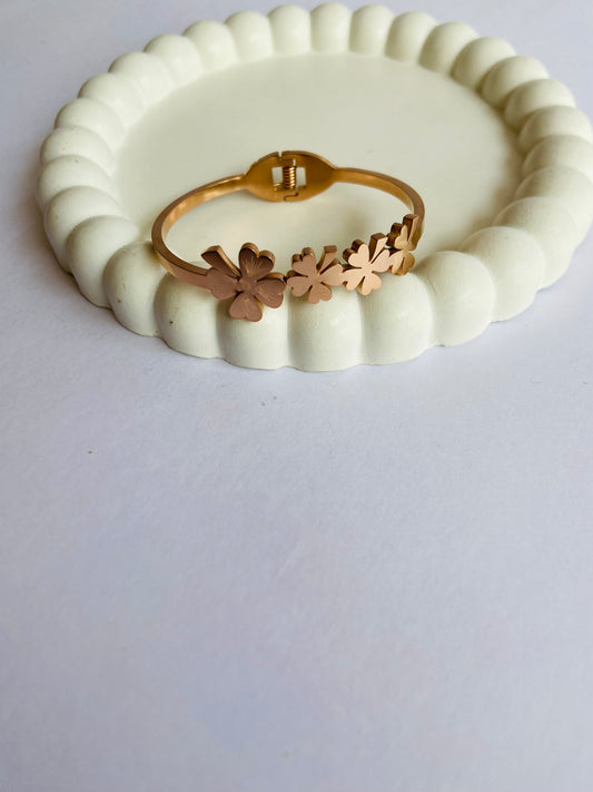 Anti Tarnish Kids twisted bangle