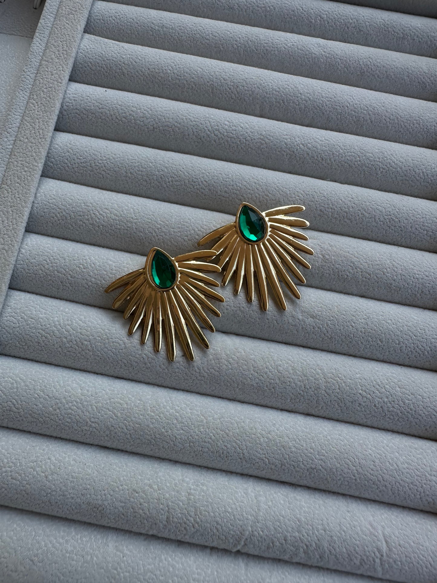 New premium Anti tarnish gree stone tribe earrings