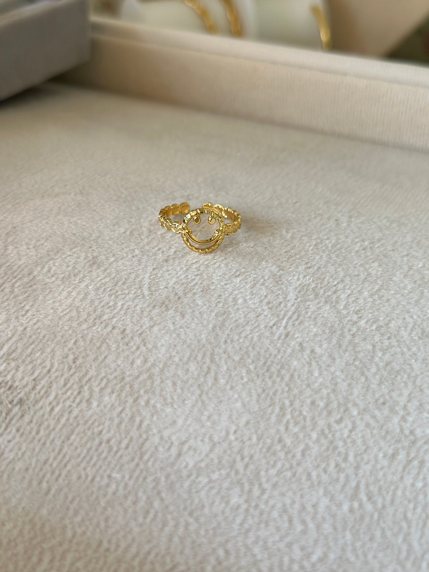 Anti tarnish smiley ring