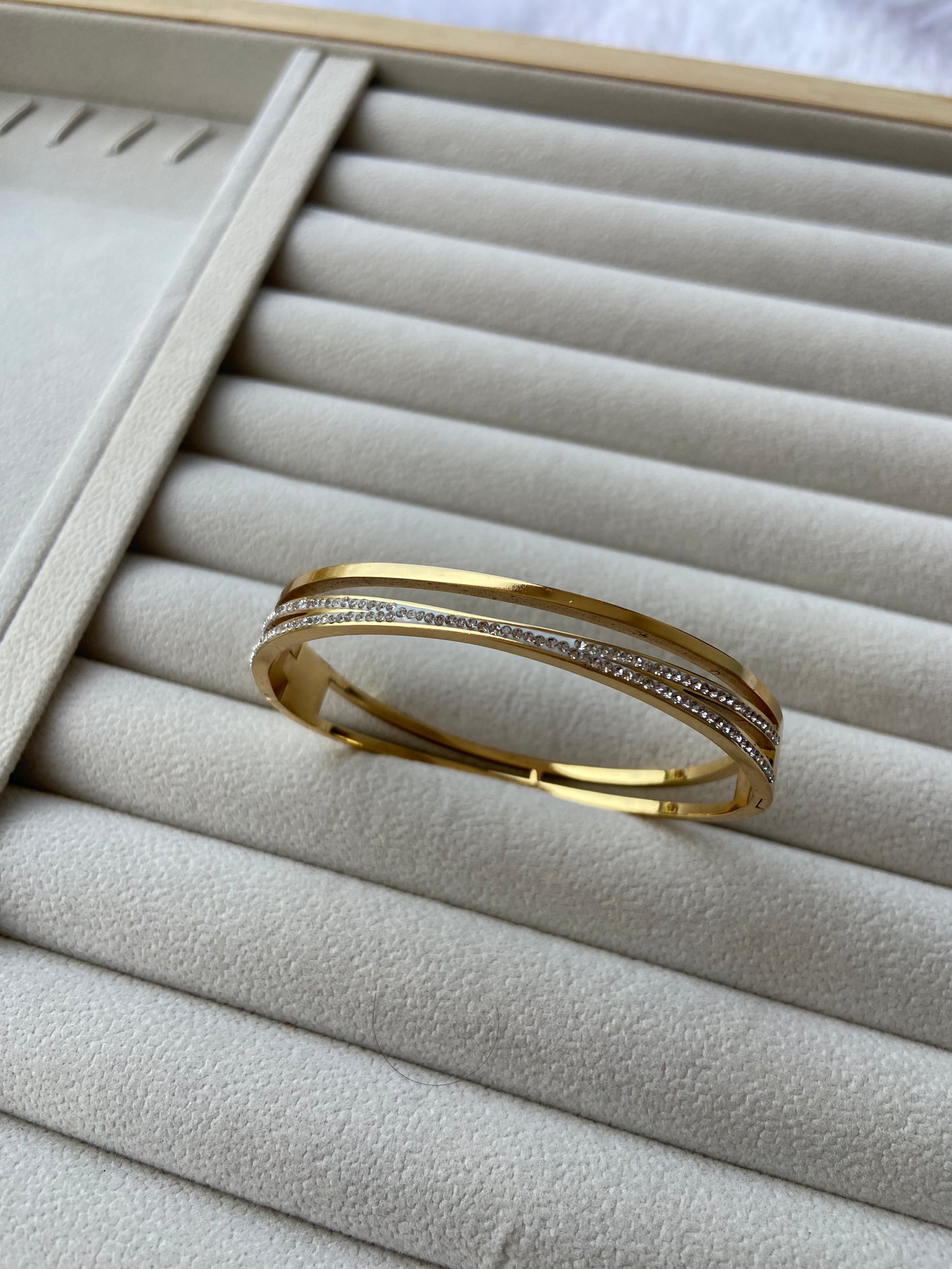 Anti tarnish layered stone bangle