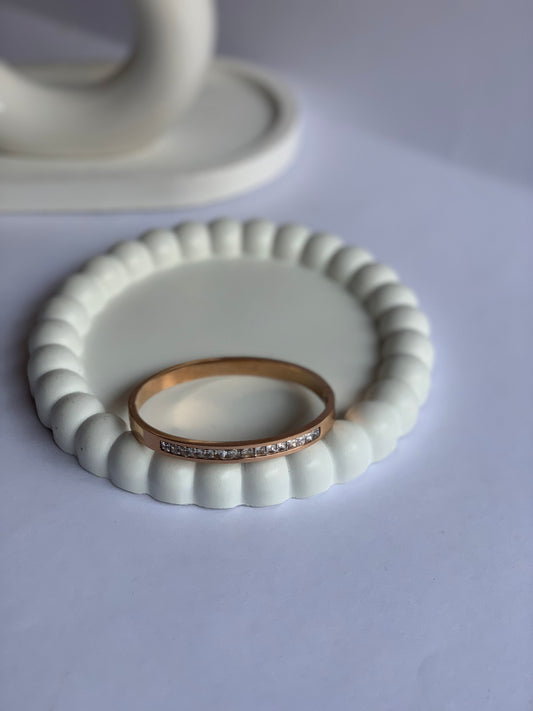 Anti tarnish round stone bangle