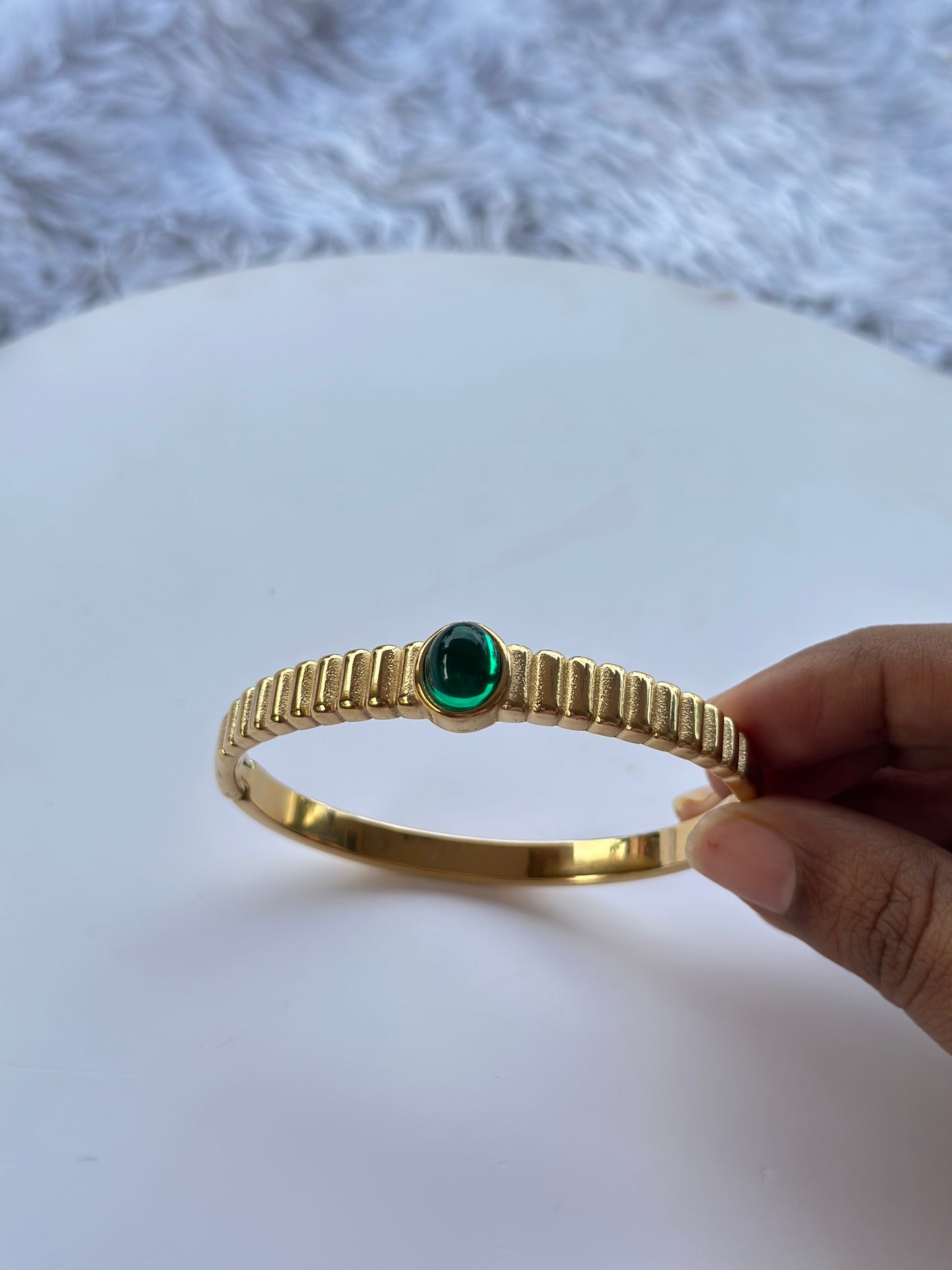 Anti tarnish green stone bangle
