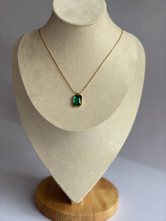 Anti tarnish tezza green necklace