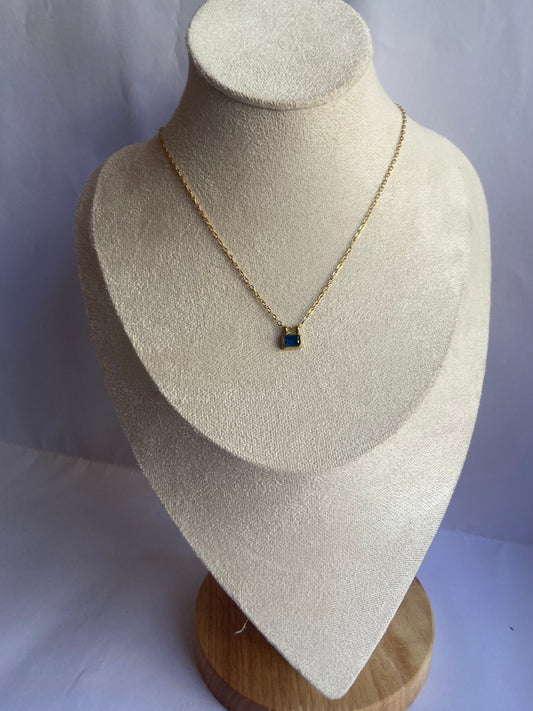 Anti tarnish royal blue stone pendant necklace