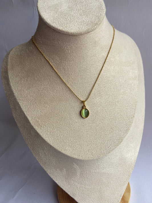 Anti tarnish green saphire necklace