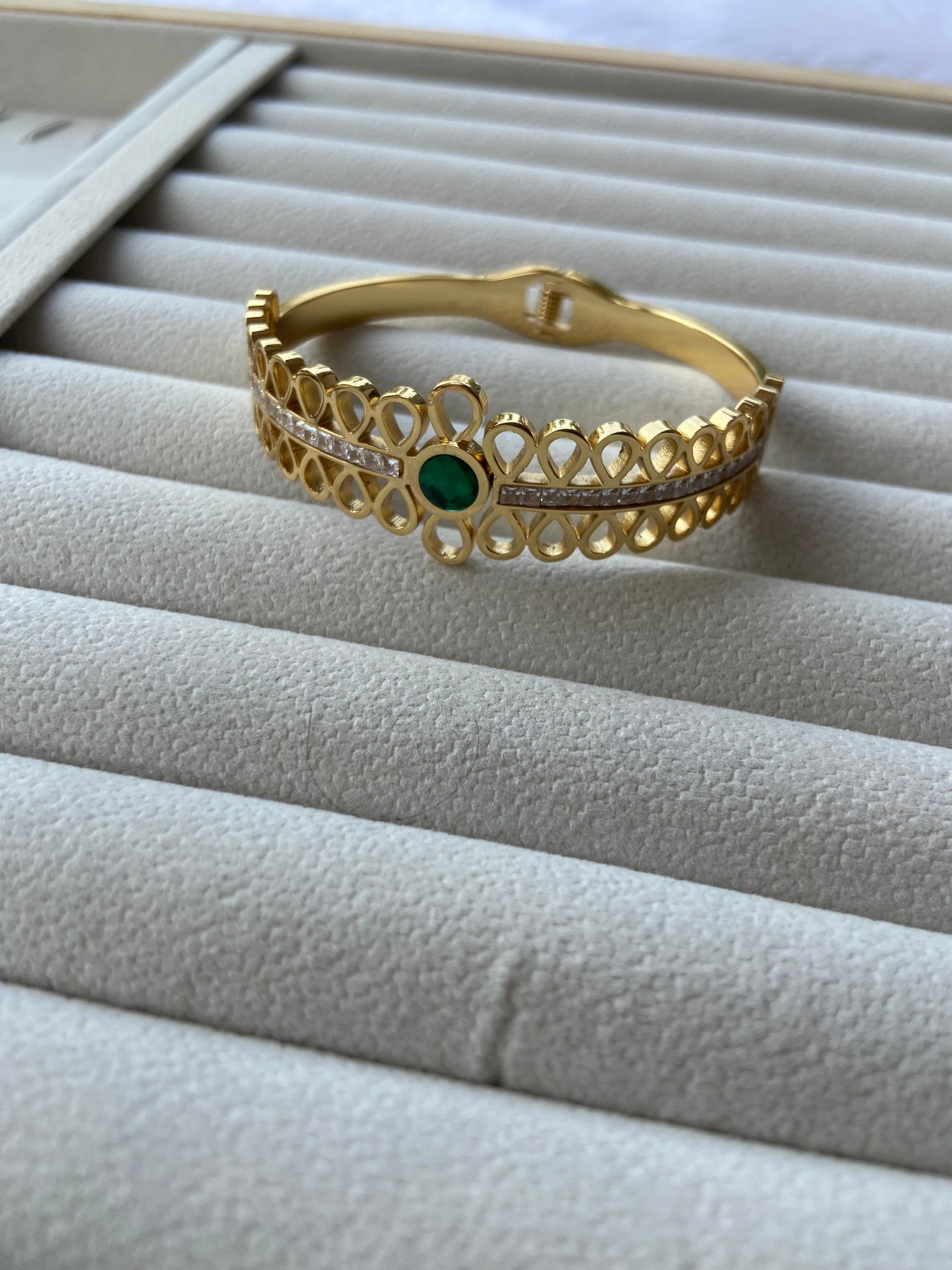 New Anti tarnish green crown bangle