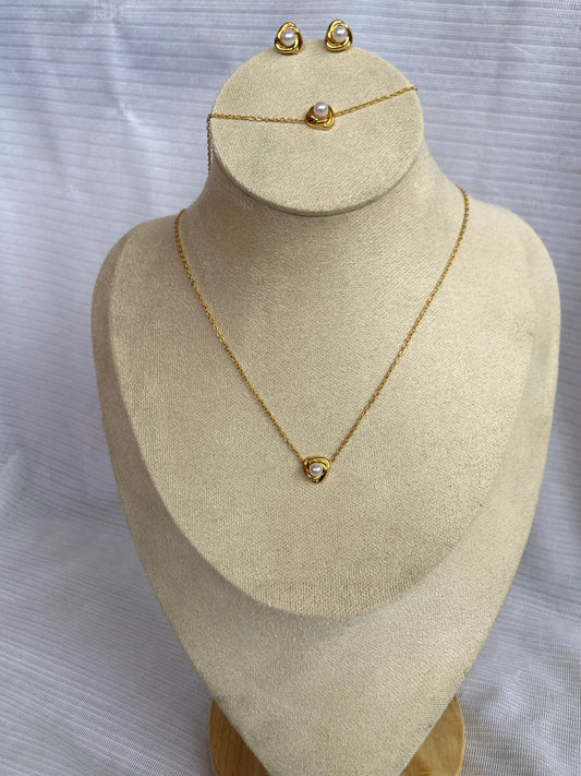 Anti tarnish pearl set combo (necklace,bracelet and earring)