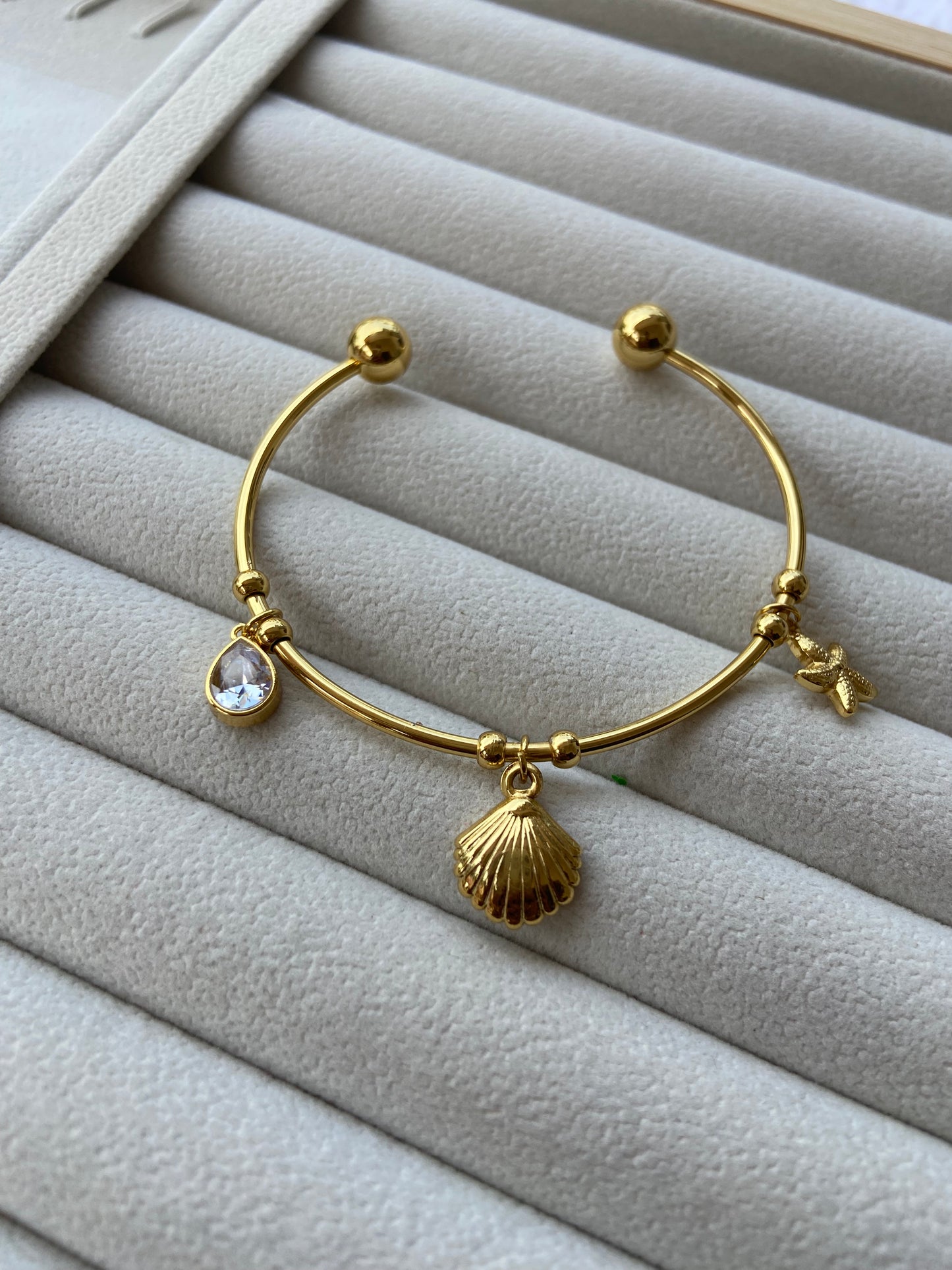 New anti rarnish beach vibe open bangle