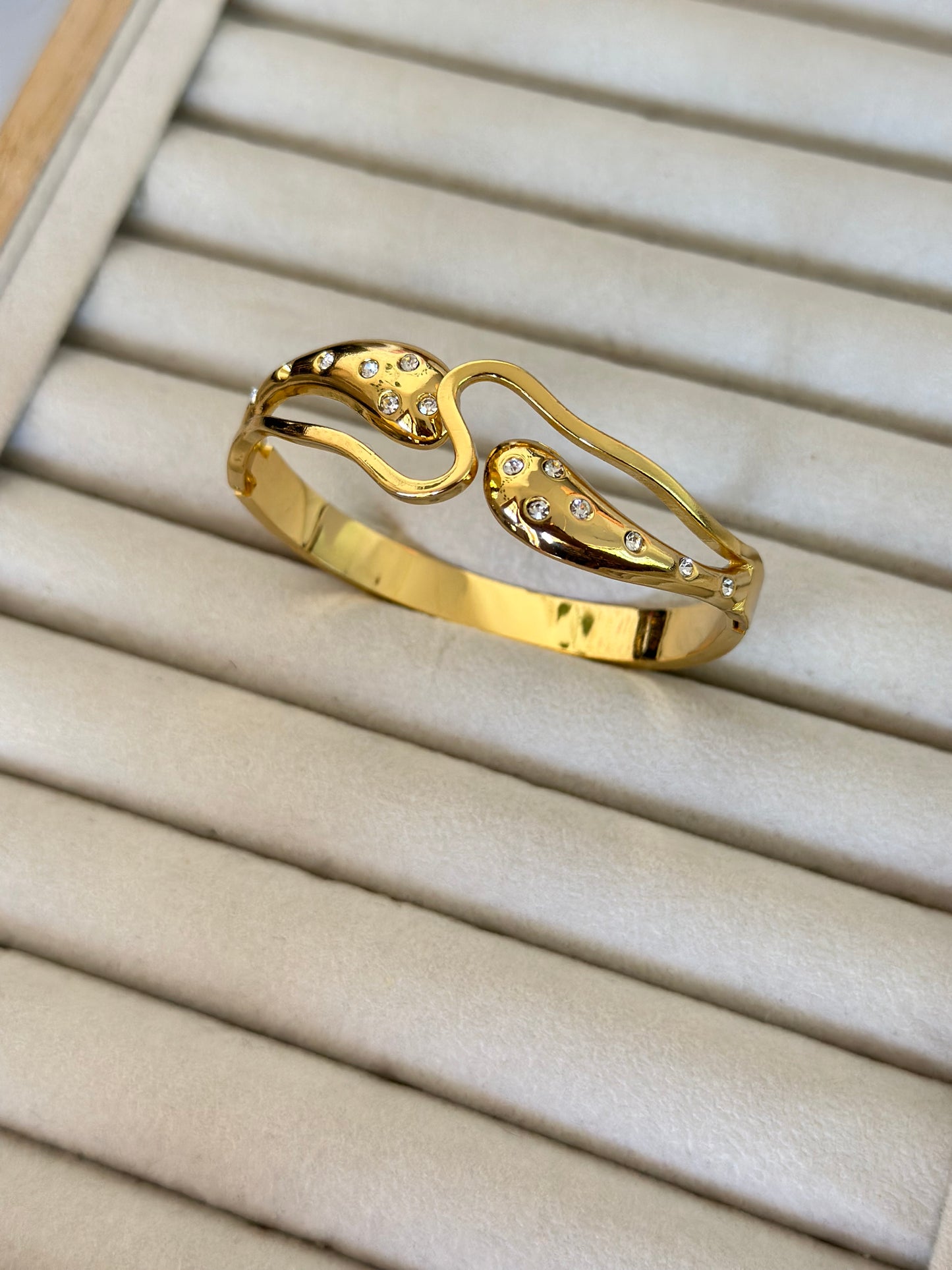 New anti tarnish stone bangle