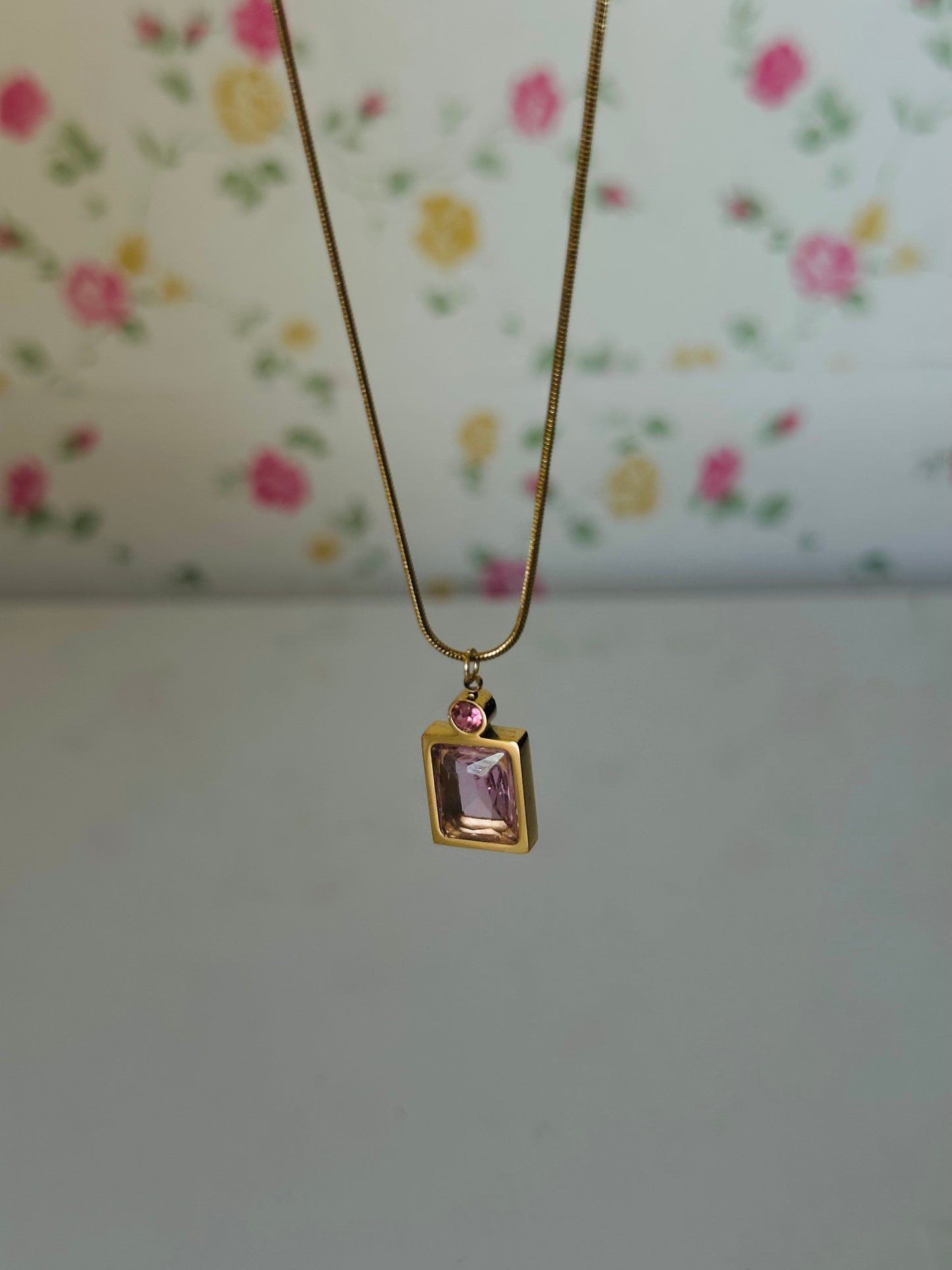 Anti tarnish pink stone cute necklace