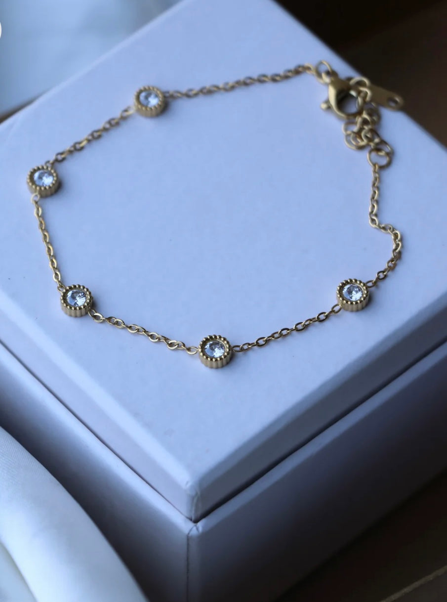 Anti tarnish white stone bracelet