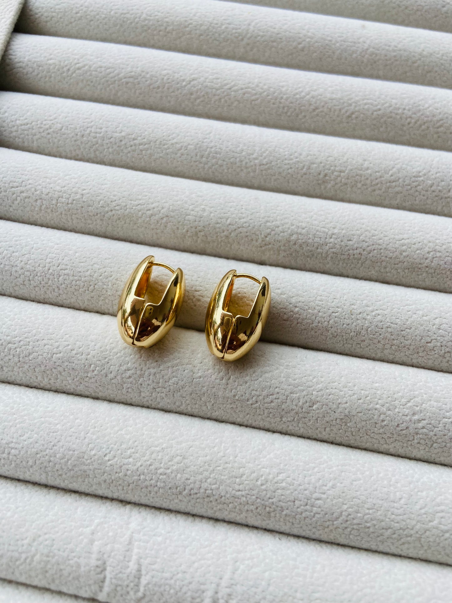 Anti tarnish capsule earring