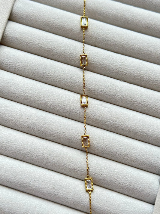 Anti tarnish box stone bracelet white