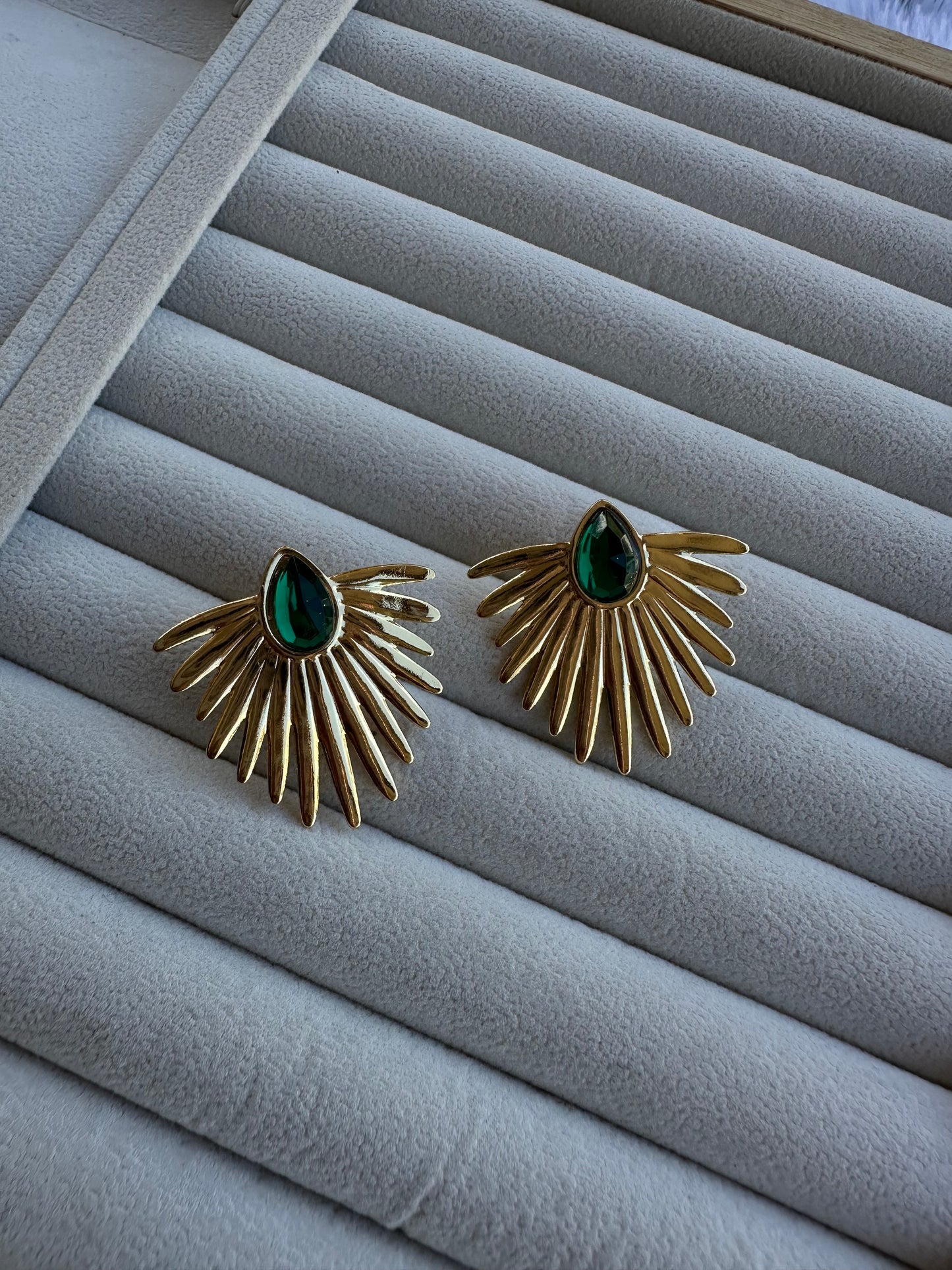 New premium Anti tarnish gree stone tribe earrings