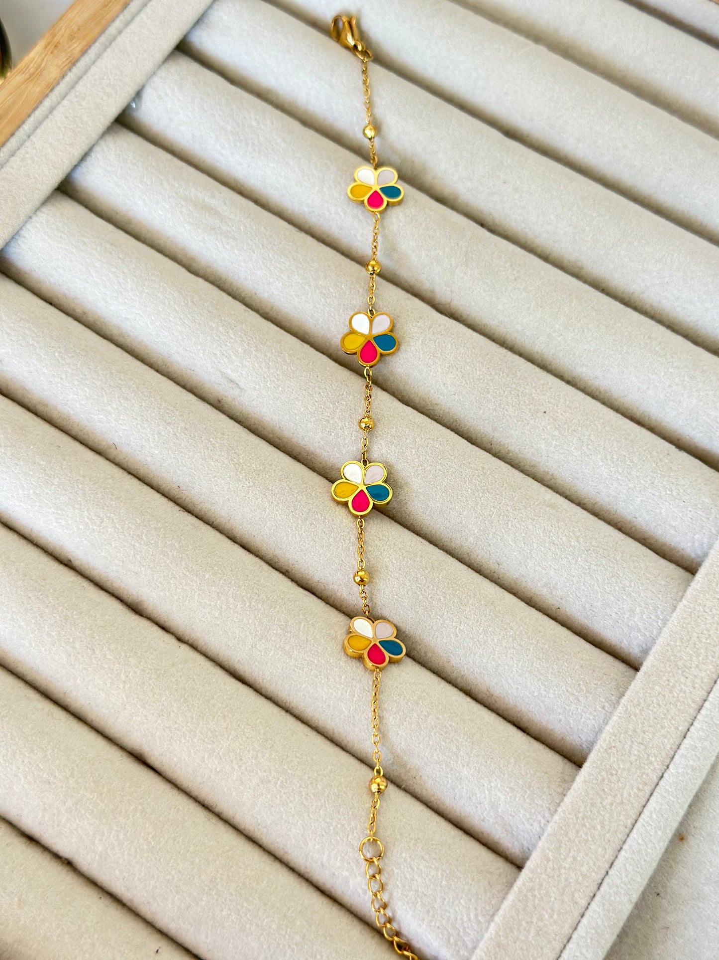 Anti tarnish flower bracelet