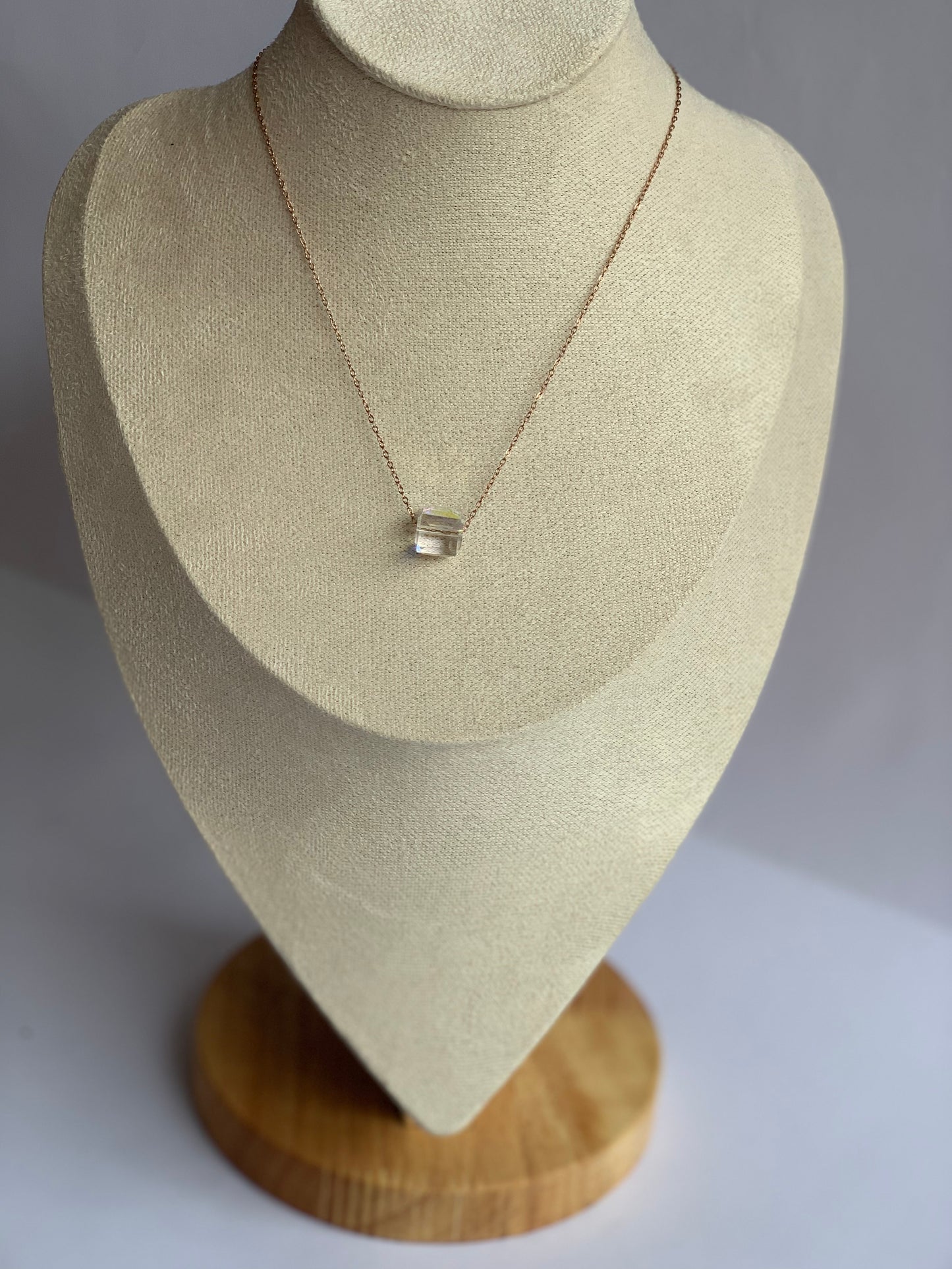 Anti tarnish crystal pendant chain
